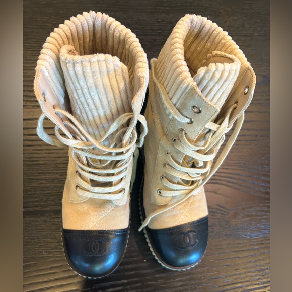 Chanel 20B Beige Black Quilted CC Platform Combat Lace Up Ankle Short Boot - Picture 4 of 8